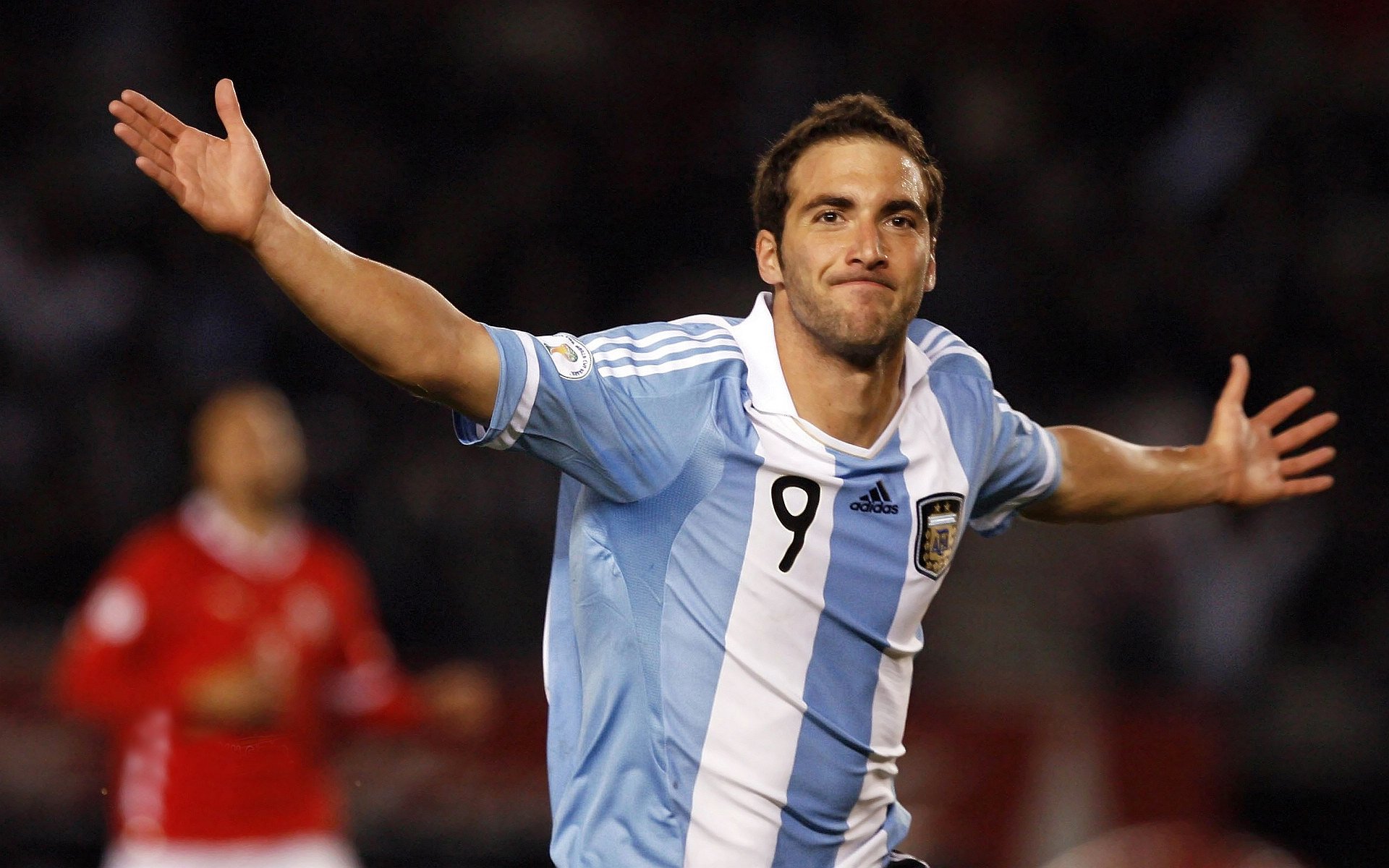 E组风暴,丹麦铁骑踏碎瑞士钟表,梅西演绎攻守转换的艺术